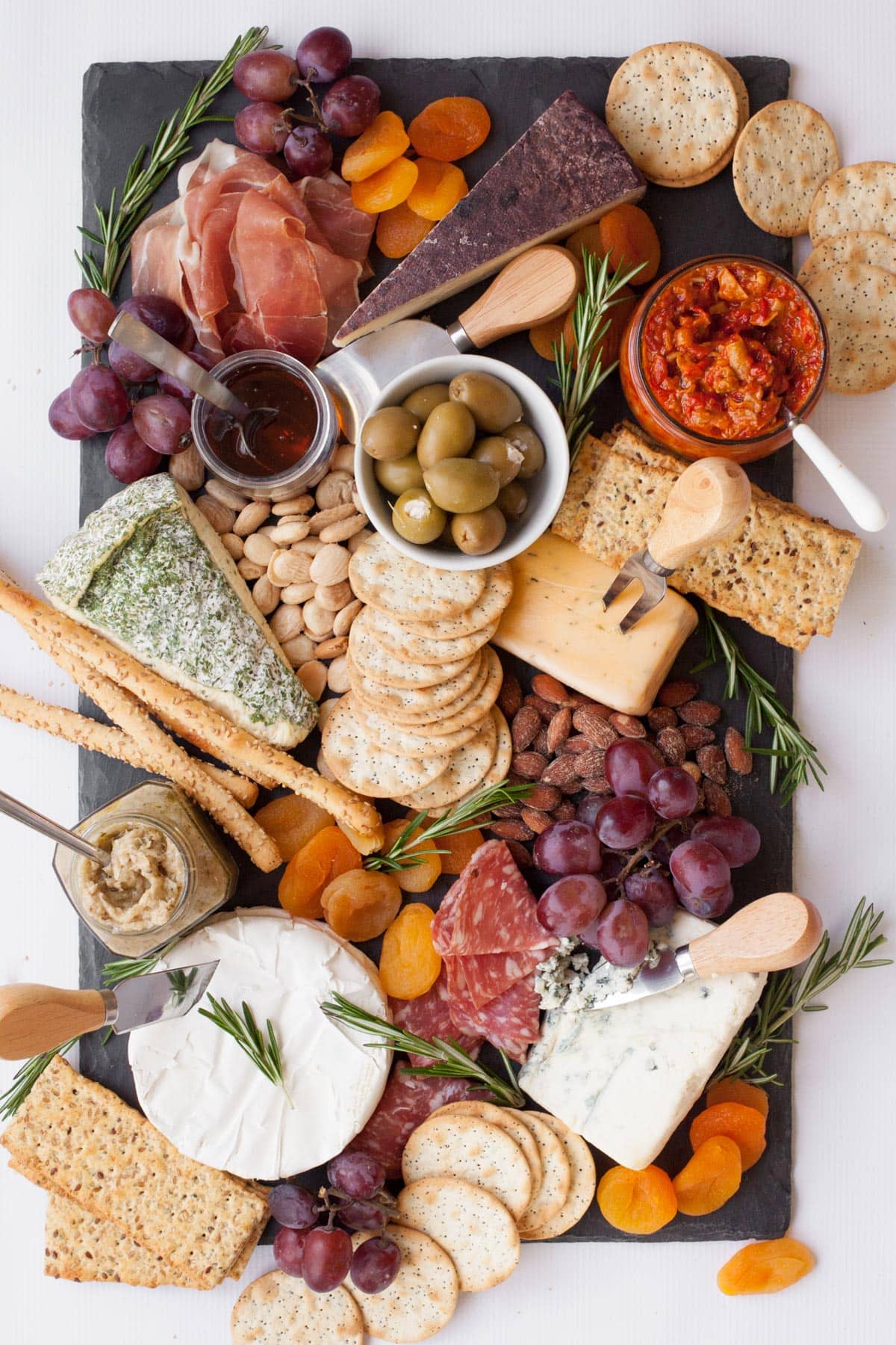 How to Make an Awesome Cheese Board in Minutes