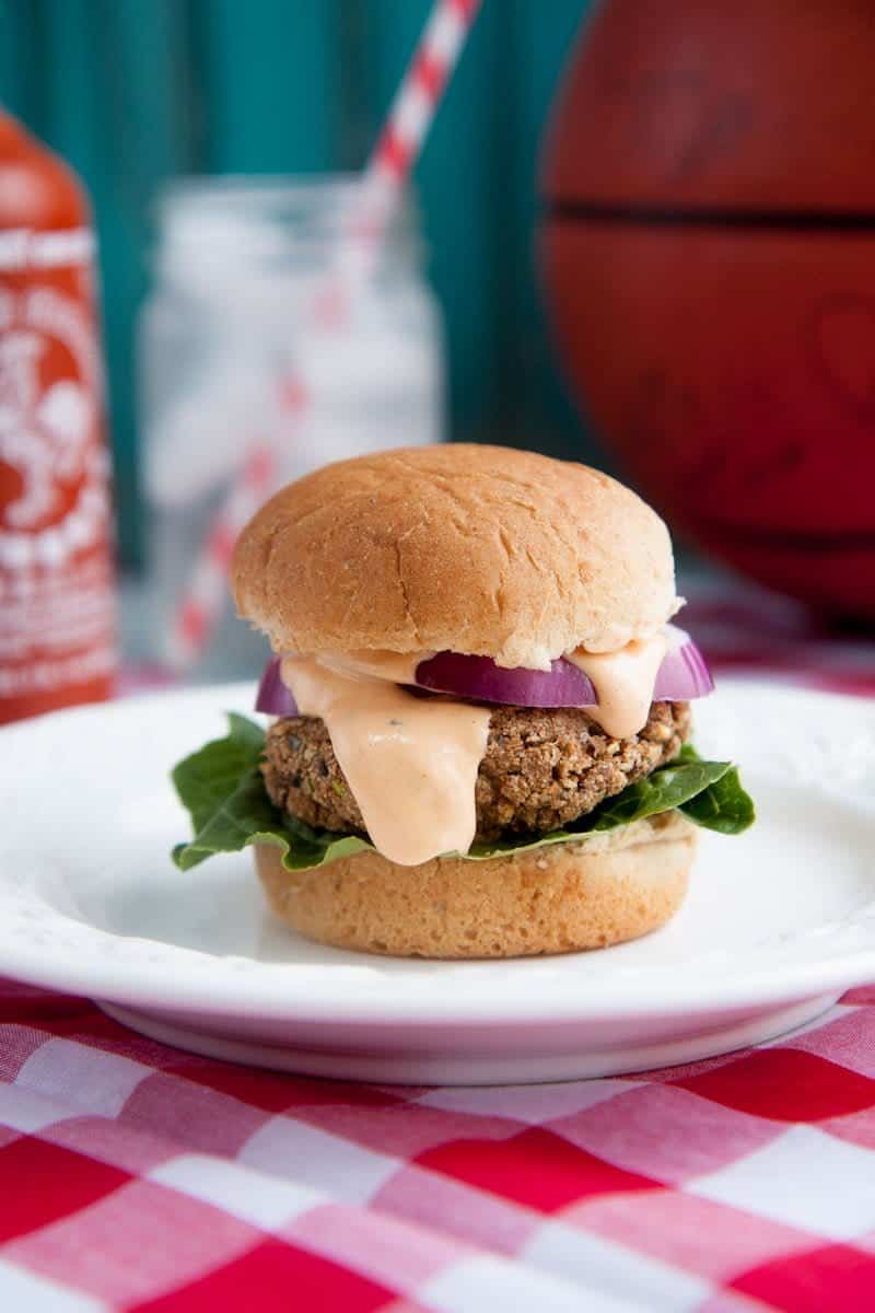 slamdunk black bean sliders with sriracha mayo