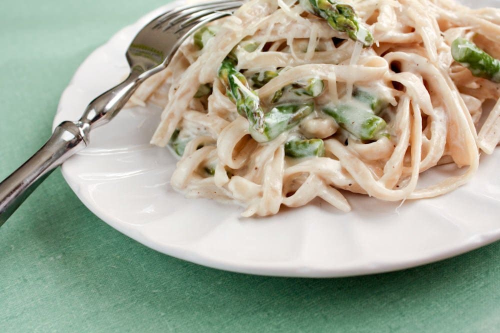 fettuccine alfredo with asparagus.